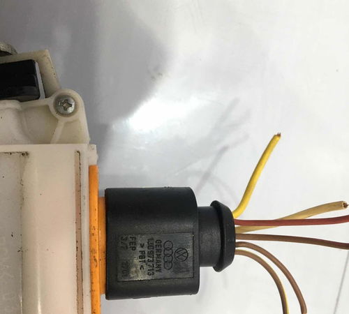 Fechadura Dianteira Esquerda Volkswagen Fox 2003/2014