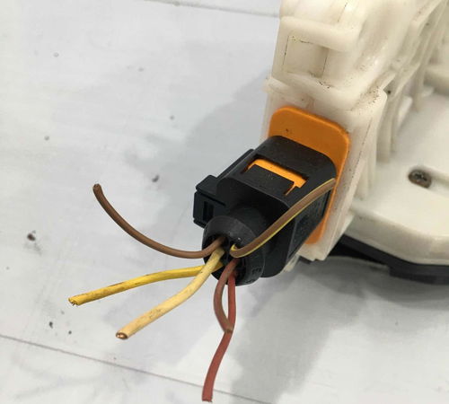 Fechadura Dianteira Esquerda Volkswagen Fox 2003/2014