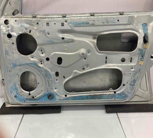 Porta Dianteira Direita Chevrolet Corsa 2000/2012 Com Detalh
