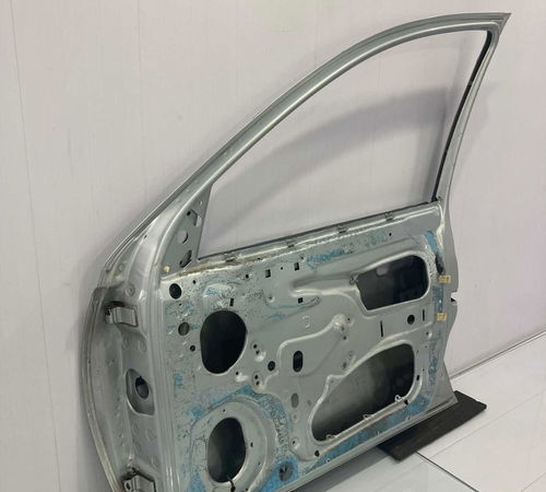 Porta Dianteira Direita Chevrolet Corsa 2000/2012 Com Detalh