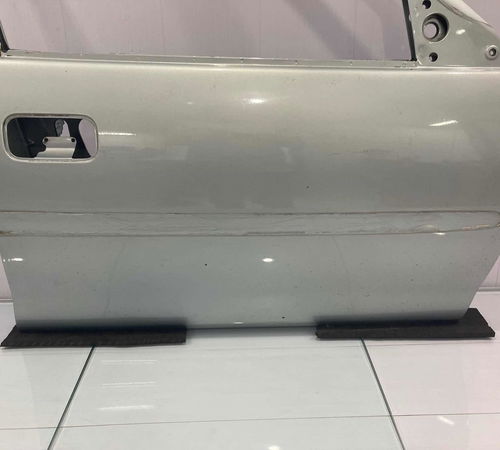 Porta Dianteira Direita Chevrolet Corsa 2000/2012 Com Detalh