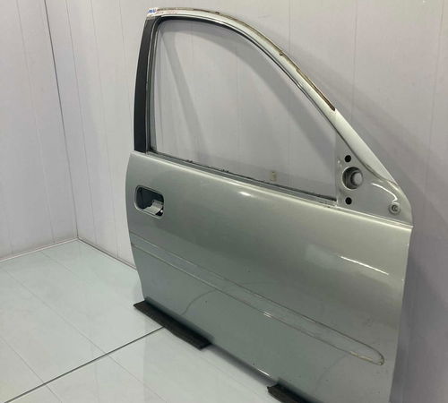 Porta Dianteira Direita Chevrolet Corsa 2000/2012 Com Detalh
