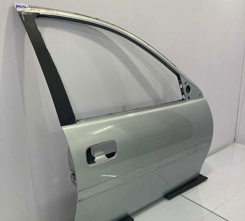 Porta Dianteira Direita Chevrolet Corsa 2000/2012 Com Detalh