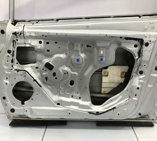 Porta Dianteira Direita Nissan Tiida 2008/2015