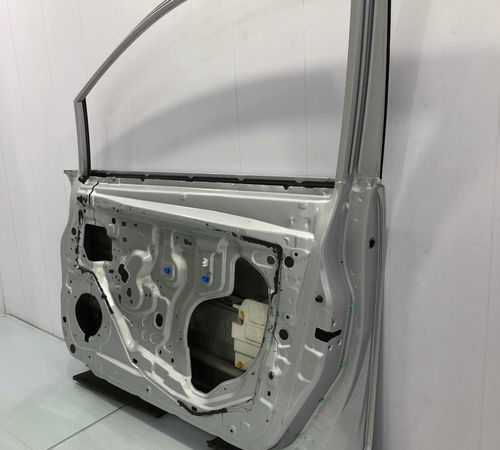 Porta Dianteira Direita Nissan Tiida 2008/2015