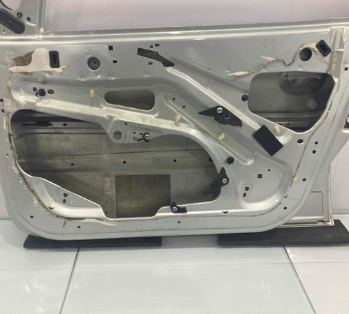 Porta Dianteira Direita Peugeot 207 2007/2015 Com Detalhes
