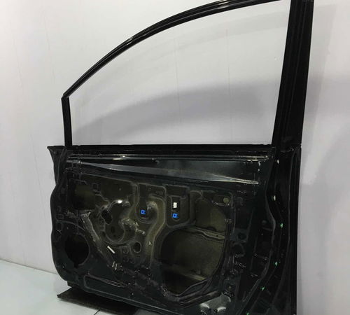 Porta Dianteira Direita Nissan Tiida 2009/2015 Com Detalhe