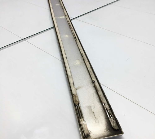 Friso Dianteiro Esquerdo Toyota Etios 2013/2021 C/detalhe