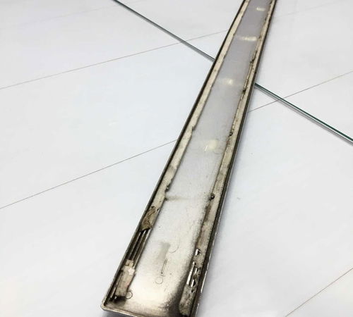 Friso Dianteiro Esquerdo Toyota Etios 2013/2021 C/detalhe