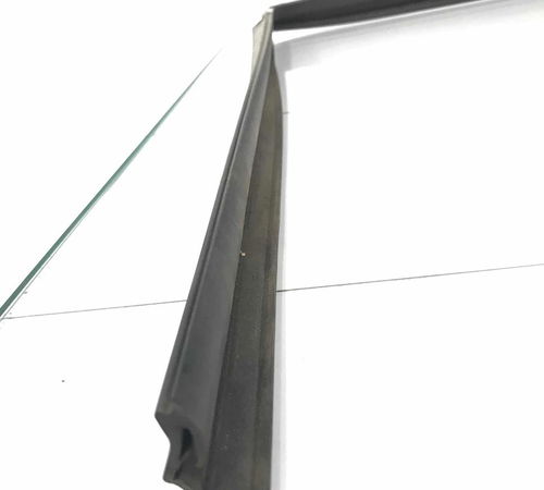 Borracha Canaleta Dianteira Esquerda Kia Sportage 2017