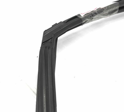 Borracha Canaleta Dianteira Direita Toyota Corolla 17/18