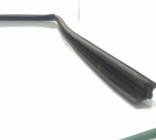 Borracha Canaleta Dianteira Direita Volkswagen Fox 2003/2010
