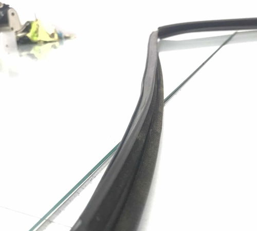 Borracha Canaleta Dianteira Direita Volkswagen Fox 2003/2010