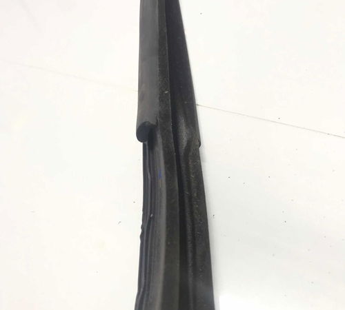 Borracha Canaleta Dianteira Direita Fiat Fiorino 2017