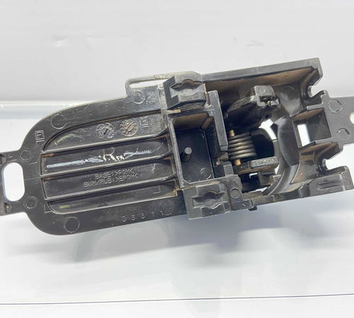 Puxador Interno Porta Dianteira Direita Nissan Tiida 2008/14