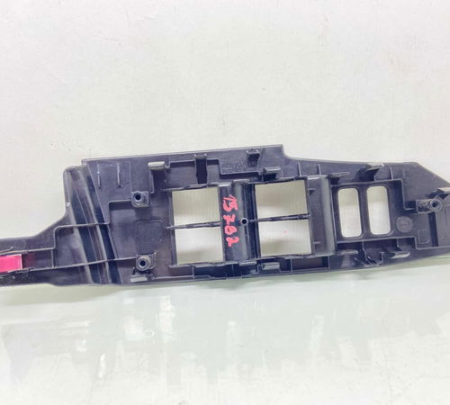 Moldura Botão Vidro Elét.  Dianteiro Esquerdo Toyota  15/18
