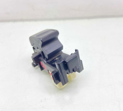 Comando Botão Vidro Traseiro Esquerdo Toyota Corolla 2015/18