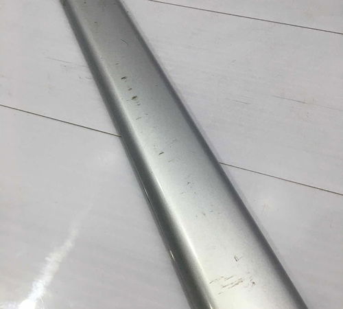 Friso Dianteiro Direito Nissan Tiida 2008/2014 C/detalhes
