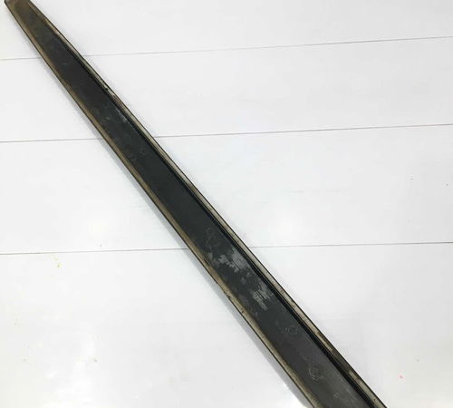Friso Dianteiro Direito Nissan Tiida 2008/2014 C/detalhes