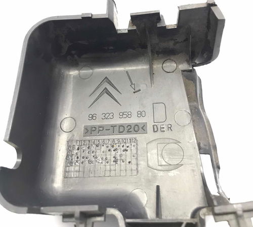 Moldura Fechadura Diant Direita Citroën Xsara Picasso 05/10