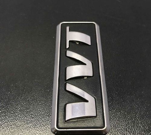 Emblema Vvt Dianteiro Direito Jac J3 Hatch 2012
