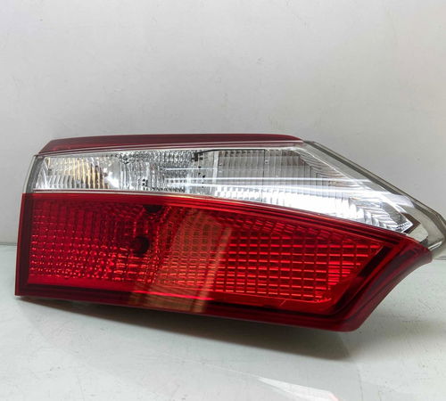 Lanterna Esquerda Tampa Traseira Toyota Corolla 2015/2018