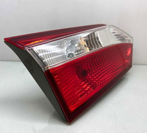 Lanterna Esquerda Tampa Traseira Toyota Corolla 2015/2018