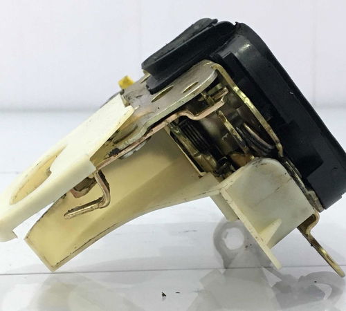 Fechadura Porta Dianteiro Direito Chevrolet Corsa 2001/2008
