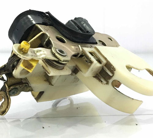 Fechadura Porta Dianteiro Direito Chevrolet Corsa 2001/2008