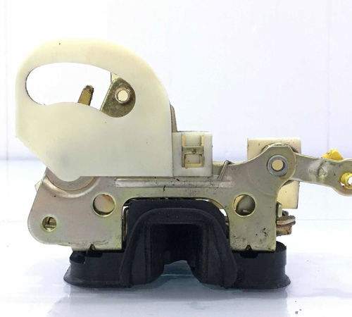 Fechadura Porta Dianteiro Direito Chevrolet Corsa 2001/2008
