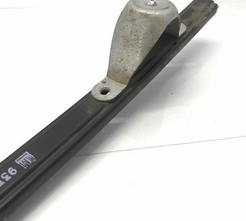 Guia Canaleta Vidro Dianteiro Direito Chevrolet Vectra 06/12