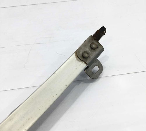 Guia Canaleta Dianteira Direita Nissan Tiida 2008/2014