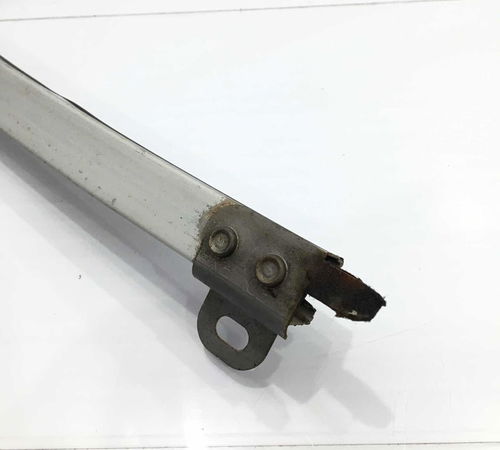 Guia Canaleta Dianteira Direita Nissan Tiida 2008/2014