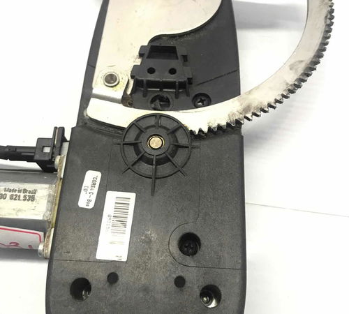 Máquina De Vidro Dianteiro Direito Chevrolet Corsa 2001/2008
