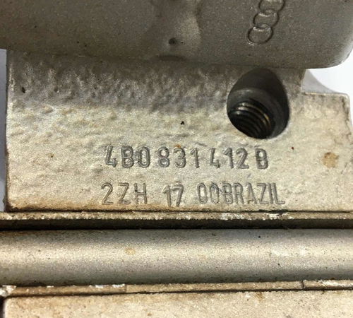 Dobradiça Dianteira Direita Volkswagen Polo 2007/2012