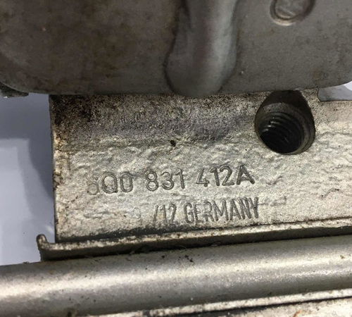 Dobradiça Dianteira Direita Volkswagen Polo 2007/2012