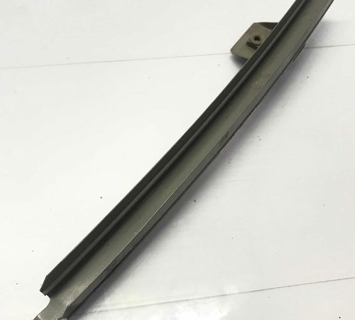 Guia Canaleta Vidro Dianteiro Direito Renault Logan 08/13