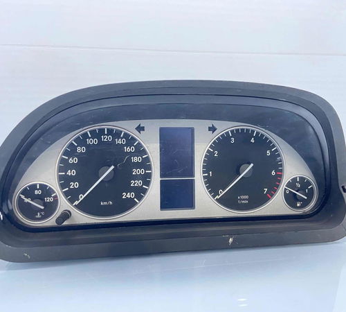 Painel Instrumento Mercedes B200 2010