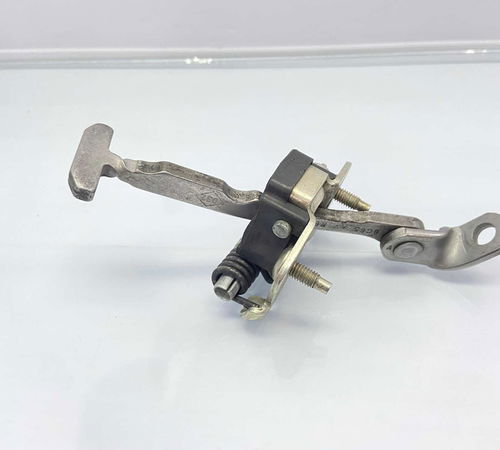Limitador Porta Dianteira Direita Renault Clio 2012
