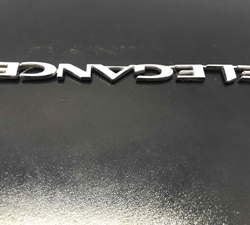 Emblema ( Elegance ) Porta Dianteira Direita Gm Vectra 06/12