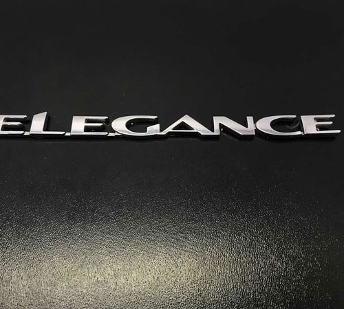 Emblema ( Elegance ) Porta Dianteira Dir...
