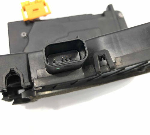 Fechadura Dianteira Direita Chevrolet Onix 2013/2018