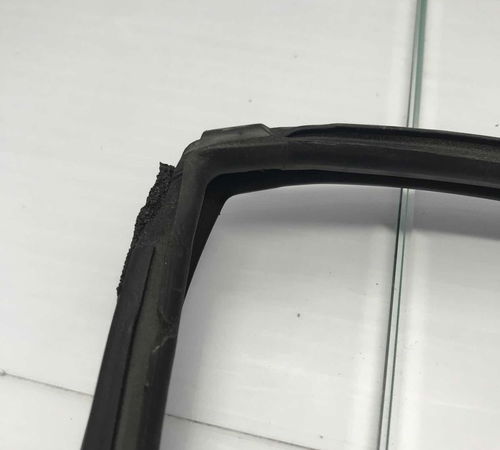 Borracha Canaleta Traseira Esquerda Toyota Corolla 2015/2018