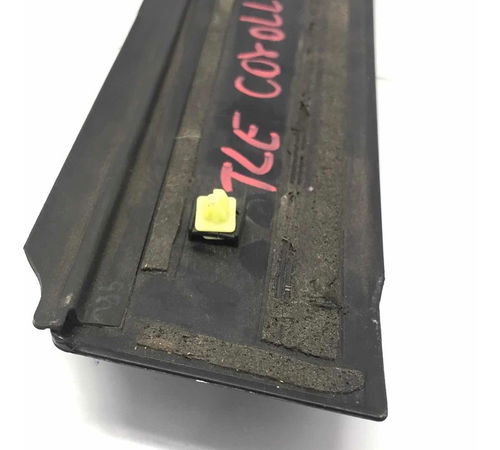 Acabamento Moldura Porta Tras Esquer Toyota Corolla 2015/18