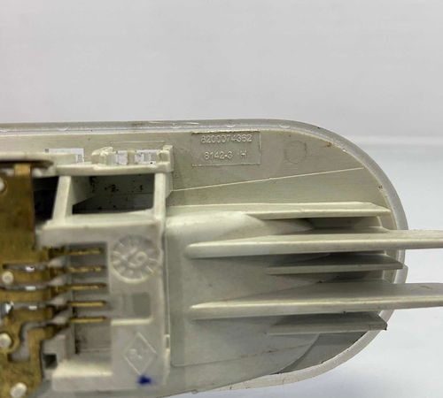 Luz Cortesia Renault Duster 2010/2018