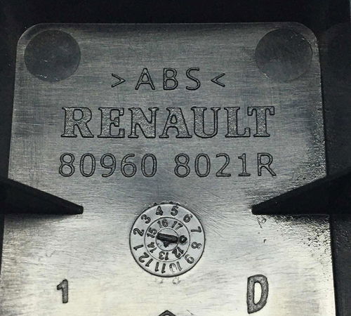 Moldura Botão Vidro Dianteira Direita Renault Sandero 07/14