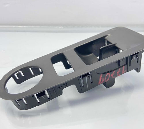 Moldura Botão Vidro Esquerdo Volkswagen Up 2013/2016