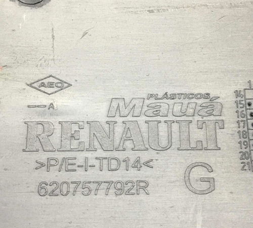 Moldura Pára-choque D. Esq Renault Sandero 15/18 C/detalhes
