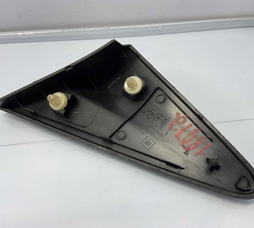Moldura Retrovisor Direito Chevrolet Onix 2013/2019