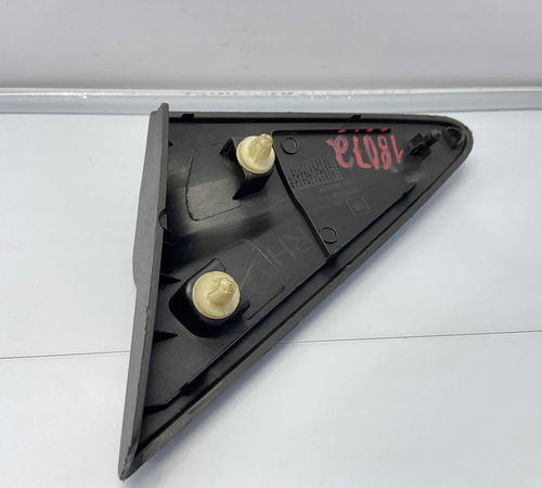 Moldura Retrovisor Direito Chevrolet Onix 2013/2019